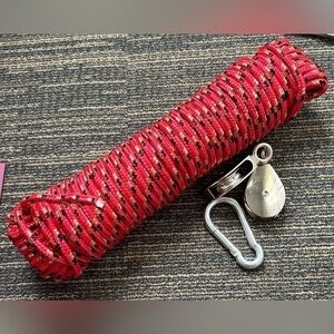 Rope 3/8 inch x 100 ft Braided Red Polypropylene Rope / Hook / 1-1/4" Pulley x2